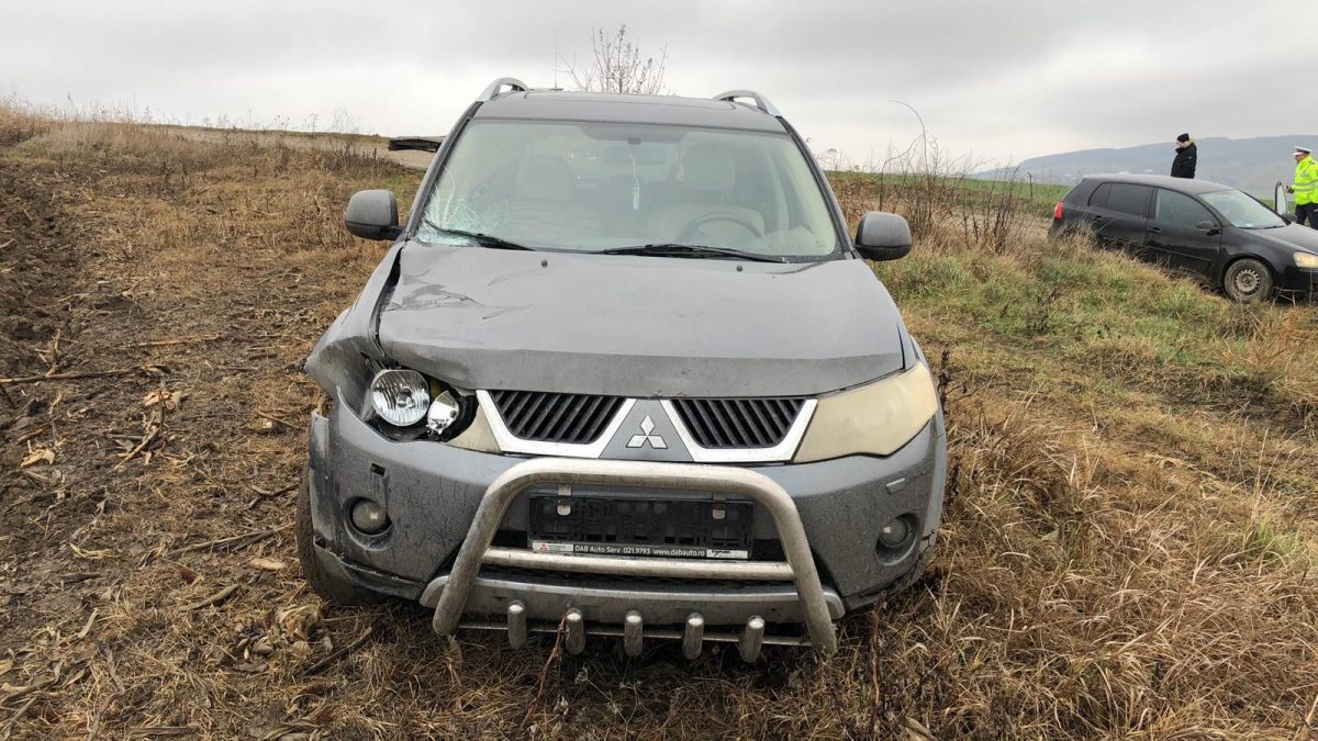 Autoturism implicat în accidentul rutier mortal de la Lețcani a fost găsit abandonat pe un câmp – FOTO/ EXCLUSIV