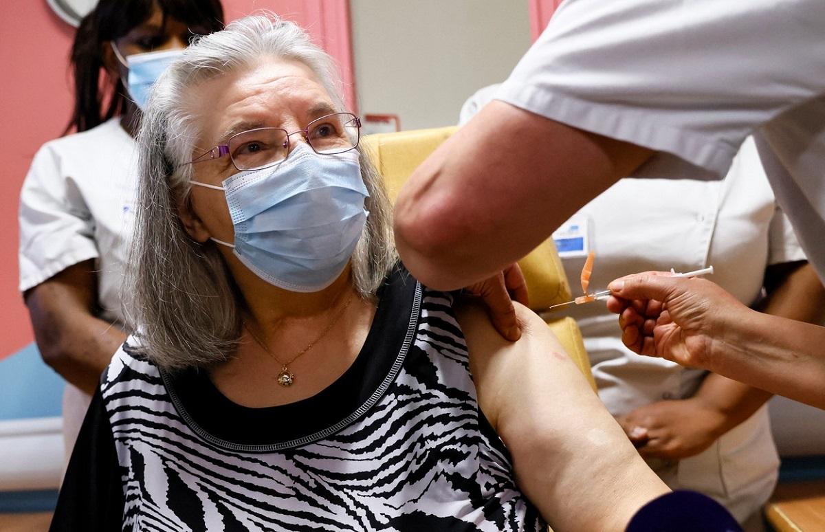 O fostă menajeră, de 78 de ani, prima persoană din Franța vaccinată împotriva covid-19