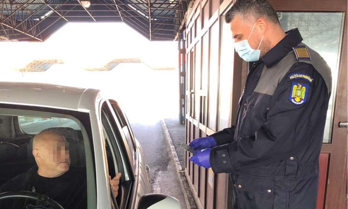 Percheziții la doi agenți de poliție de frontieră suspectați de săvârșirea unor fapte penale