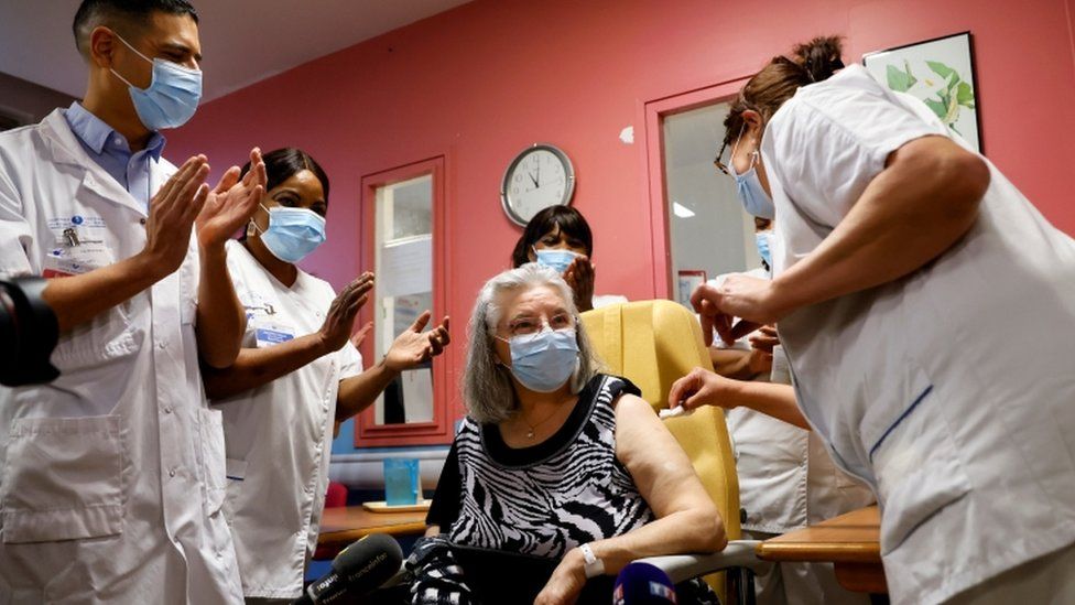 Peste 2.000 de români au fost deja vaccinați în două zile