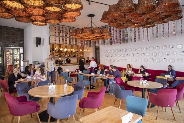 Se redeschid parțial restaurantele și cinematografele din Sibiu