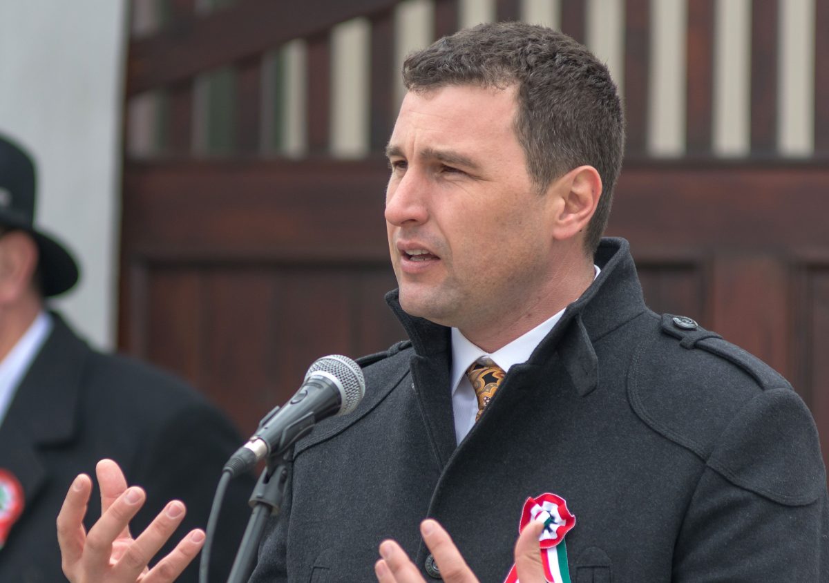 Atac dur lansat de UDMR la adresa AUR: „Nu-și are locul într-un Parlament democratic!“