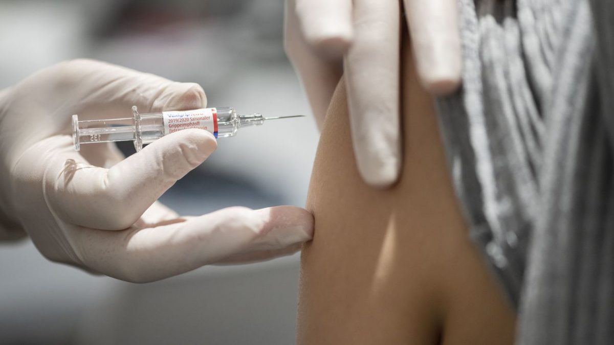 Vaccinul Oxford stimulează funcțiile anticorpilor și celulelor T
