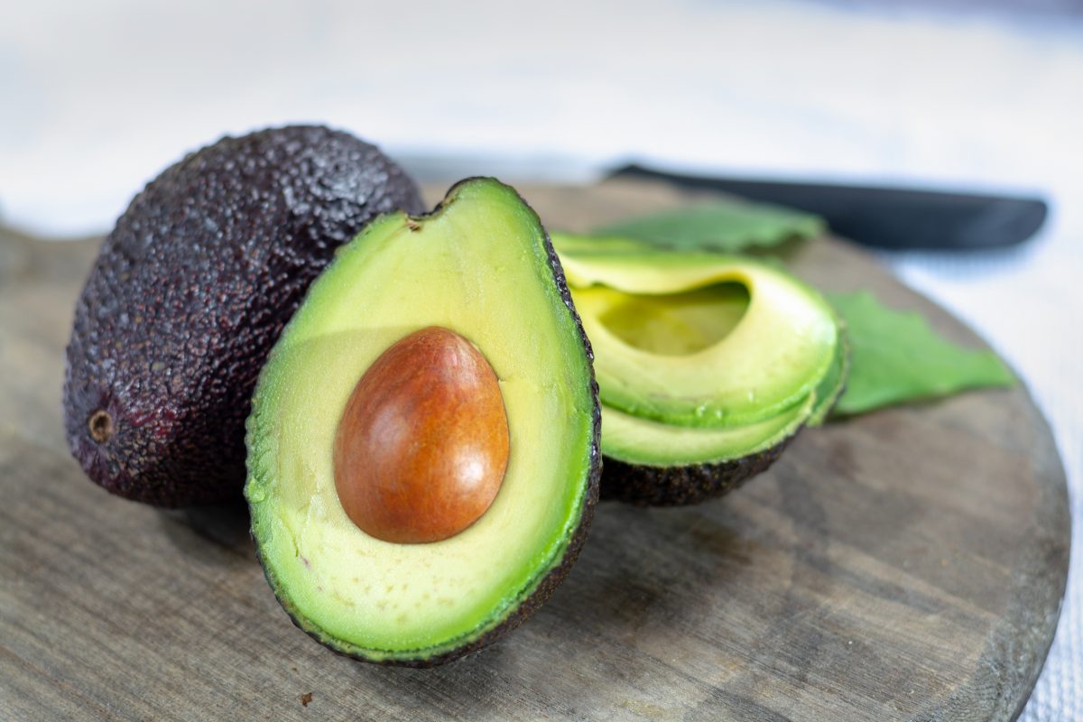 Un avocado pe zi menține sănătatea intestinală