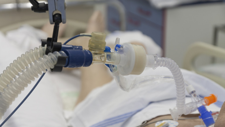 Brancardierul de la Spitalul „Victor Babeş” din Capitală acuzat că ar fi detubat o pacientă care a decedat, arestat preventiv
