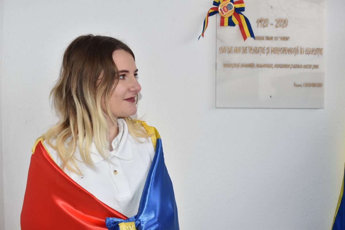 1 Decembrie 2020 – o sărbătoare în trei dimensiuni la Colegiul Unirea din Pașcani