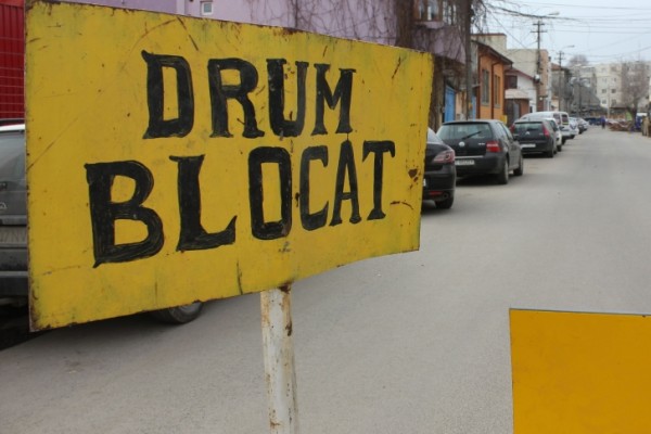 Coadă de maşini la intrarea în Iaşi dinspre Bucium, din nou. Un TIR s-a defectat