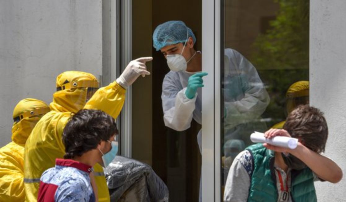 Mare Britanie este îngrijorată de apariţia unei noi tulpini de COVID-19