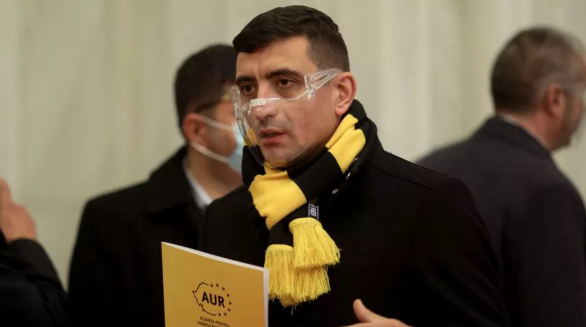 Ce preț are masca pe care a purtat-o George Simion în Parlament