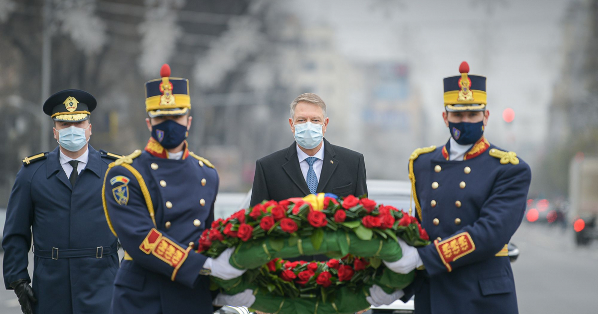 Un bărbat a scandat lozinci anti-Klaus Iohannis, în momentul în care preşedintele a depus o coroană în memoria victimelor Revoluţiei