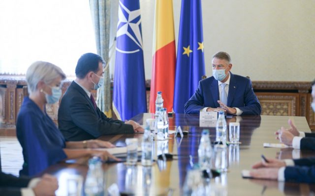 Liberalii, băgați în ședință de Klaus Iohannis: Puși de președinte să formeze Guvernul