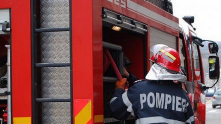EXCLUSIV! Incendiu în Lunca Cetăţuii. Pompierii intervn in forță după ce o casă a fost cuprinsă de flăcări