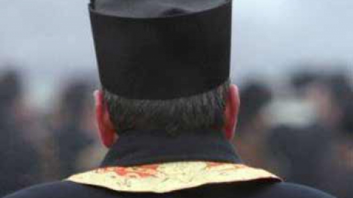 Un preot paroh din Iaşi s-a spânzurat aseară! A fost găsit în podul casei – EXCLUSIV