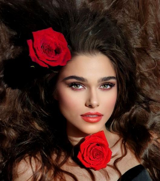 Theo Rose, cele mai mari secrete chiar în finala Bravo, ai stil! Cine este modelul ei în viață