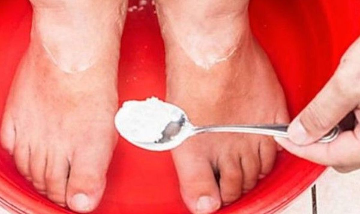 Cele mai eficiente trucuri cu bicarbonat de sodiu pentru picioare