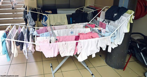 Ce se întâmplă dacă usuci rufele în casă. E mai grav decât ți-ai fi închipuit