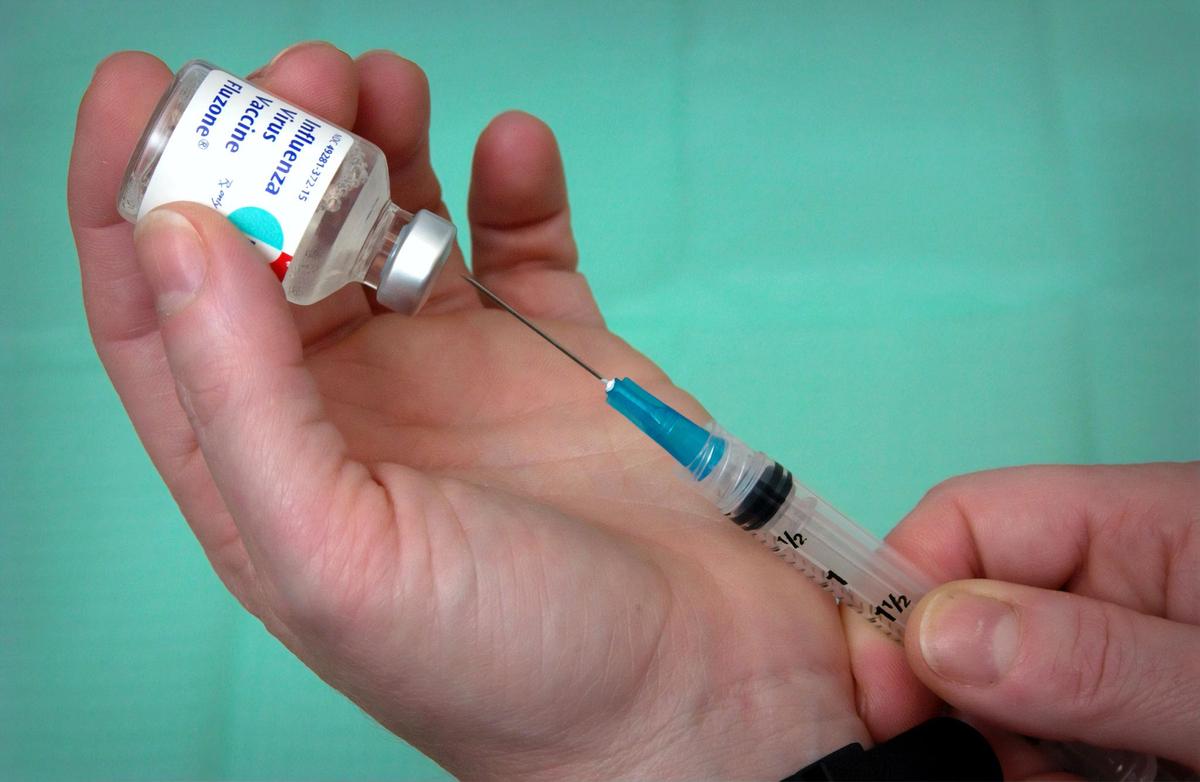 Ce efecte poate avea vaccinul împotriva COVID-19 asupra ADN-ului uman