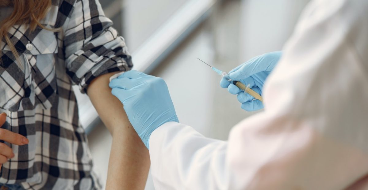 Persoanele cu alergii severe nu trebuie să se vaccineze împotriva COVID-19