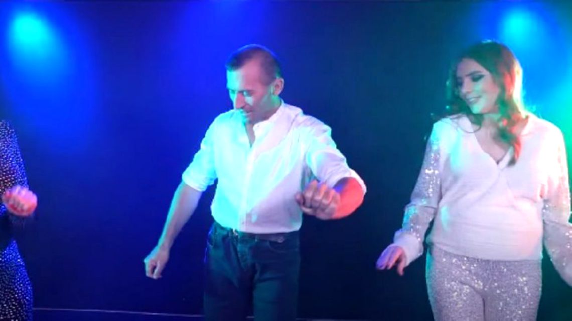 Viorel și Vulpița au dat din nou lovitura pe piața muzicală. Soții Stegaru au lansat o nouă melodie
