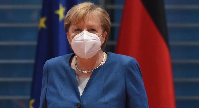 Angela Merkel a anunțat prelungirea și întărirea lockdown-ului în Germania: Oamenii, obligați să poarte alt tip de măști!