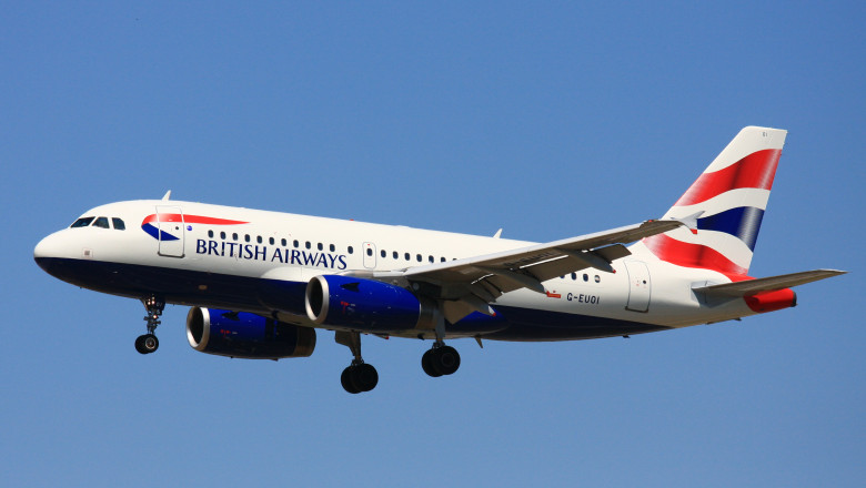 Avionul condamnaţilor vine spre România. Marea Britanie trimite infractorii acasă