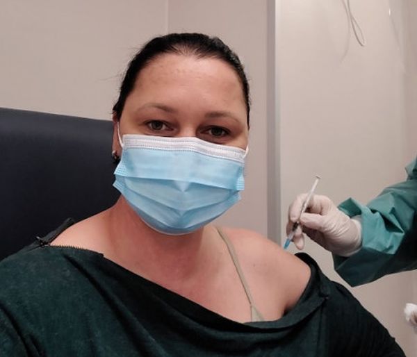 O suceveancă a fost vaccinată fără a fi cadru medical: „Când am plecat de acasă, nu credeam că e adevărat”