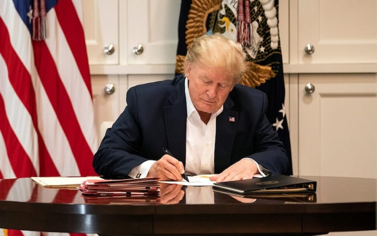 Donald Trump s-ar putea autograția în ultimele zile de mandat! Președintele SUA ar scăpa de pușcărie pe viață