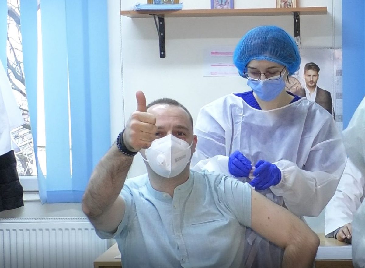 Dr. Florin Roşu, managerul Spitalului de Boli Infecţioase Iaşi și-a făcut a doua doză de vaccin împotriva COVID-19 – FOTO