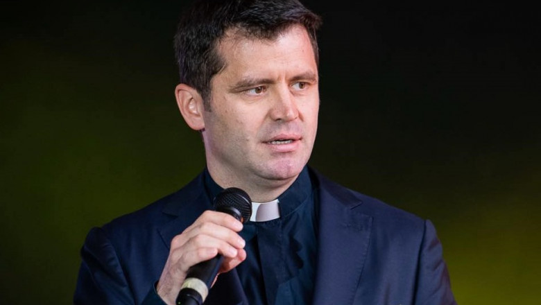 Părintele Francisc Doboș, despre vaccinare: „Aghiasma e împotriva dracilor, vaccinul e împotriva COVID!“