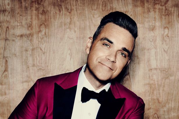 Robbie Williams are COVID-19! Cântăreţul britanic s-a izolat într-o vilă de lux împreună cu soția și cei patru copii