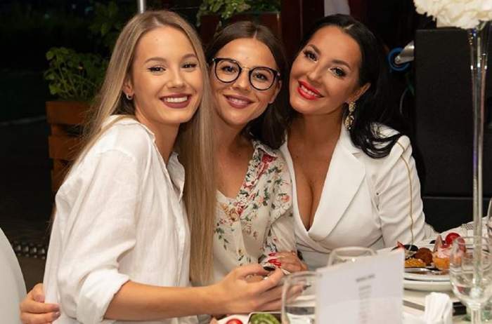 Surpriză gigantică în showbiz-ul din România. Angela Rusu şi fiica sa Larisa sunt însărcinate în acelaşi timp