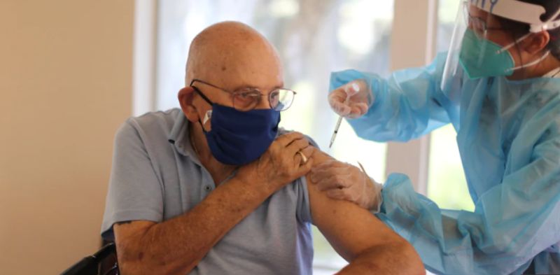 Medic român din Norvegia, despre decesele bătrânilor după vaccinare: „Cel mai probabil, aceşti bătrâni au murit de cauză natural“