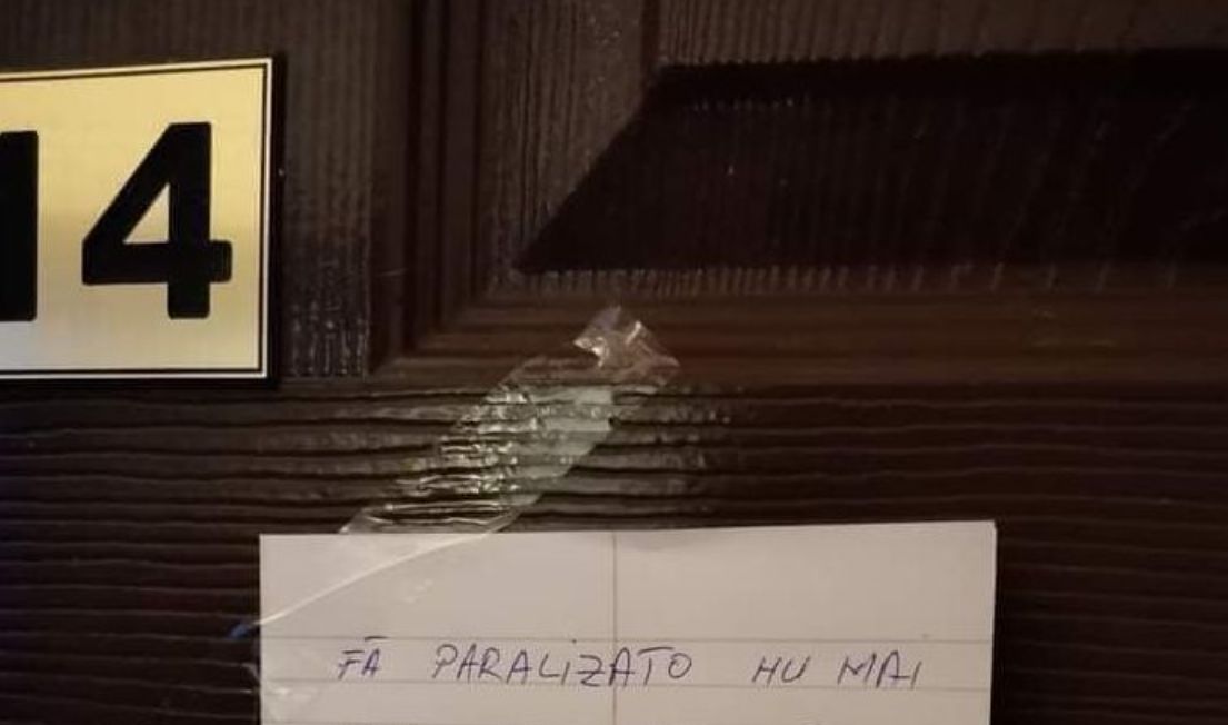 Sătulă de zgomotele vecinei atunci când făcea amor cu soţul, o femeie s-a enervat şi i-a lăsat acest bilet