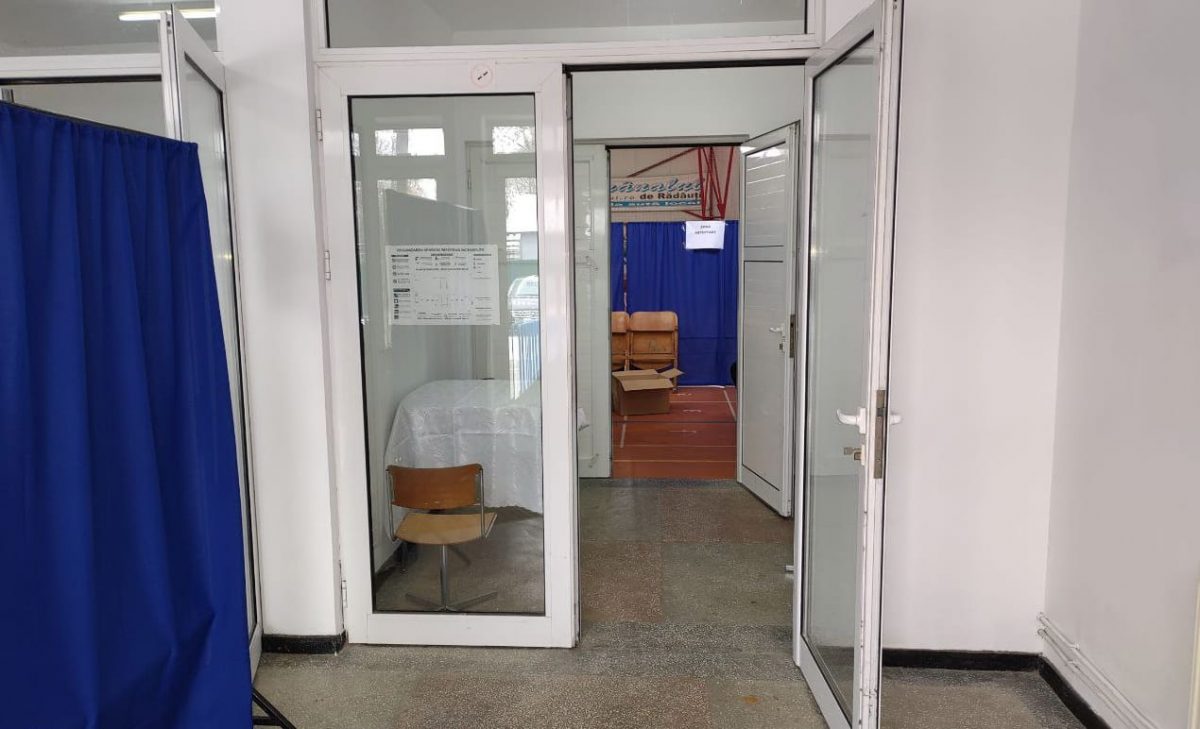 Peste 500 de vaccinări peste rând la Rădăuți! Primele sancțiuni după anunțul lui Vlad Voiculescu