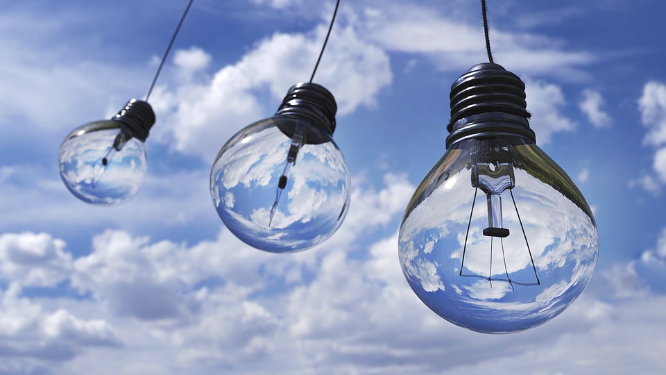 ANRE, anunț despre facturile la electricitate: Termenul de schimbare a contractelor de energie electrică a fost prelungit