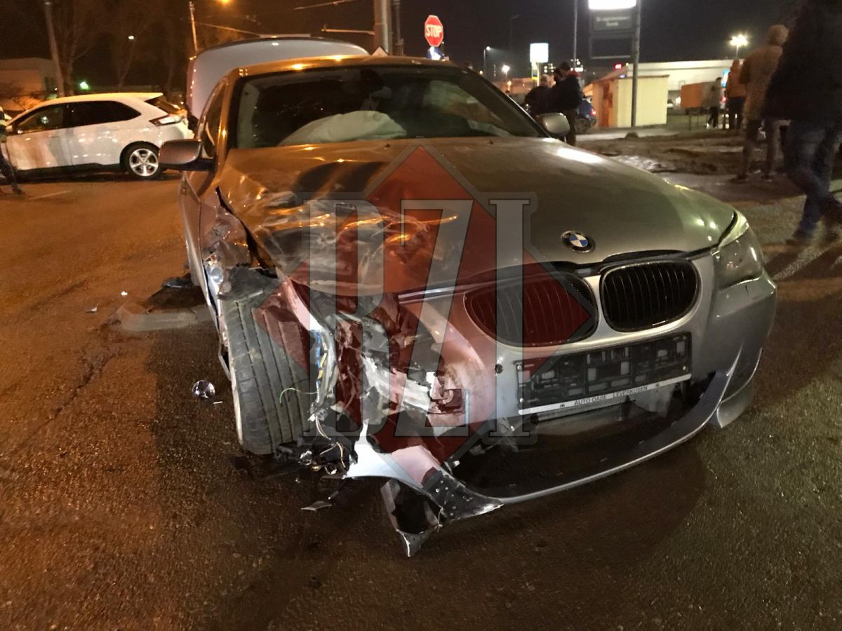 Accident rutier în Iași! Două autoturisme sunt implicate – EXCLUSIV/ GALERIE FOTO/ LIVE VIDEO