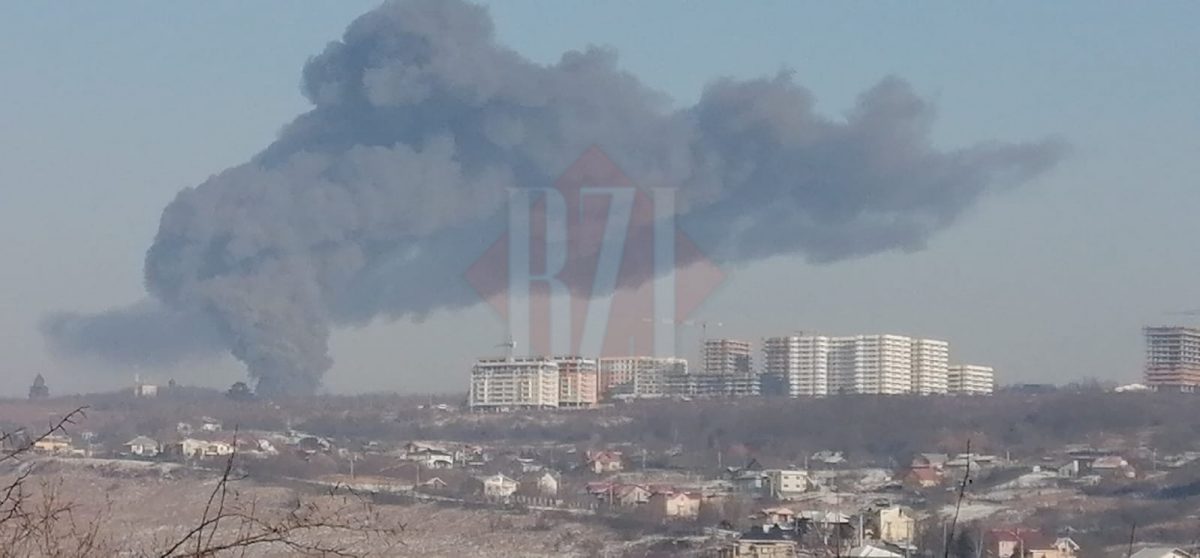 Incendiu uriaş la un hotel din Iaşi. Un nor de fum s-a ridicat deasupra oraşului – EXCLUSIV/ FOTO