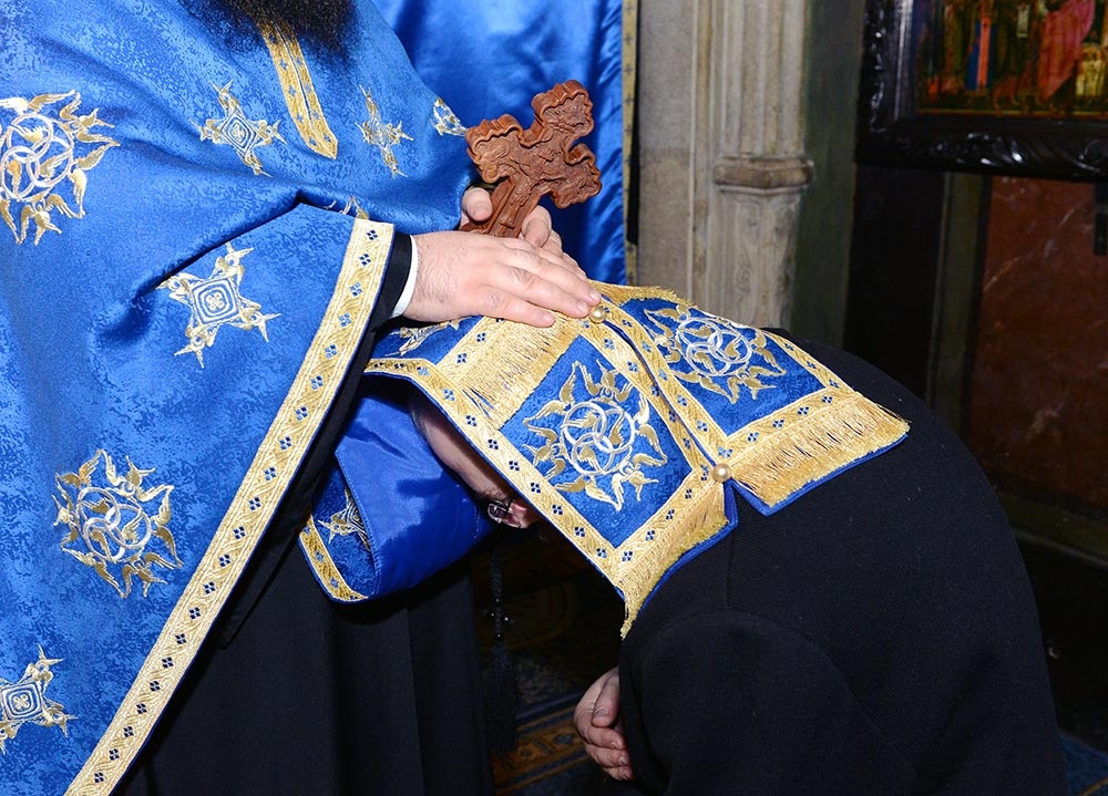 O mânăstire din Suceava a stabilit: Este păcat dacă practici arte marțiale sau dacă crezi în OZN! Bărbaţii care se pensează comit un mare păcat! Iată îndreptarul de spovedanie publicat pe site-ul lăcașului de cult
