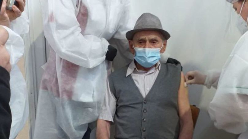 Un bătrân de 105 ani din Cluj s-a vaccinat împotriva COVID-19. La vârsta lui a devenit cel mai bătrân roman care s-a vaccinat împotriva coronavirusului