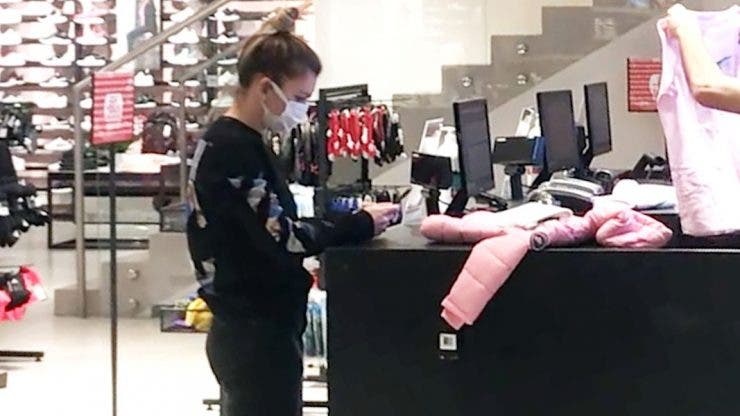 Cum a fost surprinsă Simona Halep la cumpărături. Cum a decurs sesiunea de shopping
