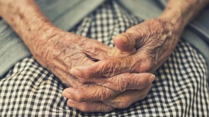 O femeie a murit în fața Spitalului din Corabia. Aceasta aștepta o scrisoare medicală