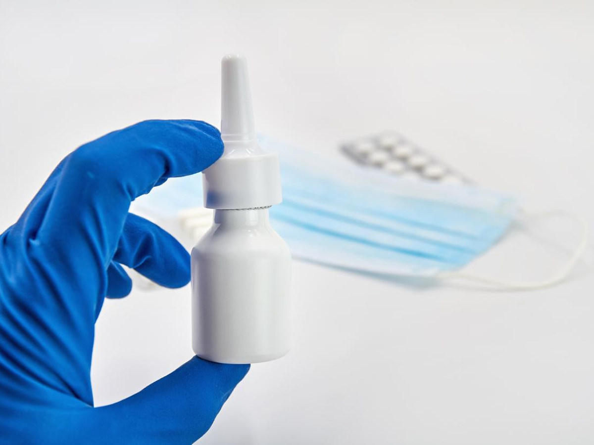 Un spray nazal dezvoltat de cercetători din Turcia ucide coronavirusul într-un minut