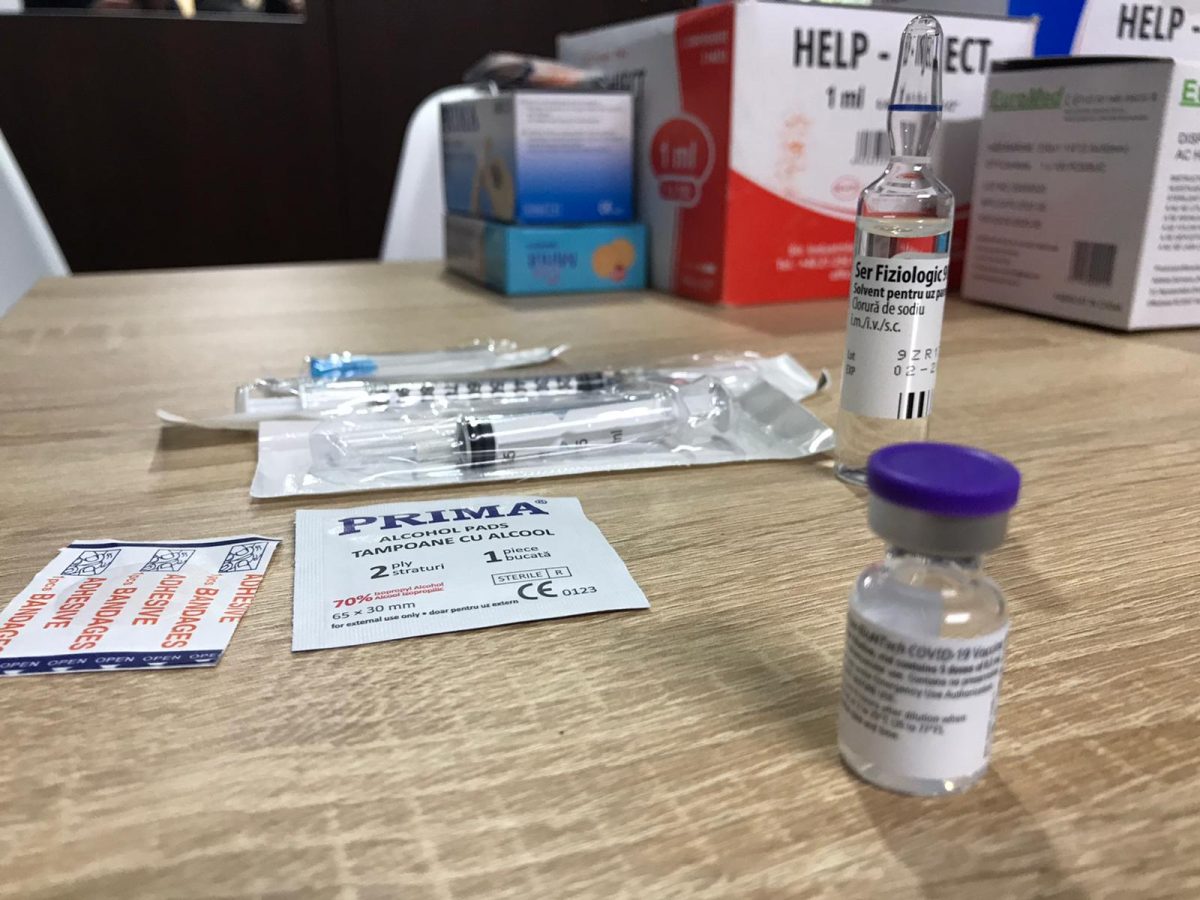 Vaccinarea anti-Covid-19 la primul centru rezidenţial din Iaşi a început – FOTO