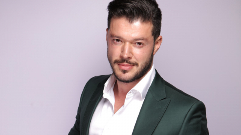 Cuplu nou în showbiz! Cu cine se iubește, de fapt, Victor Slav. A făcut publică prima imagine cu iubita. Detaliul controversat observat de fani