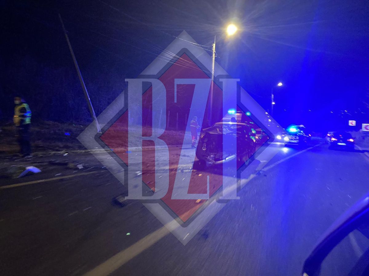 Accident rutier în Bucium. Două autoturisme au fost implicate în coliziune – Exclusiv, Galerie Foto