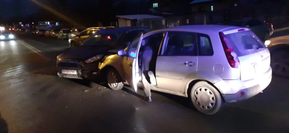 Accident rutier în Iași. Două autoturisme au fost implicate în coliziune- Exclusiv