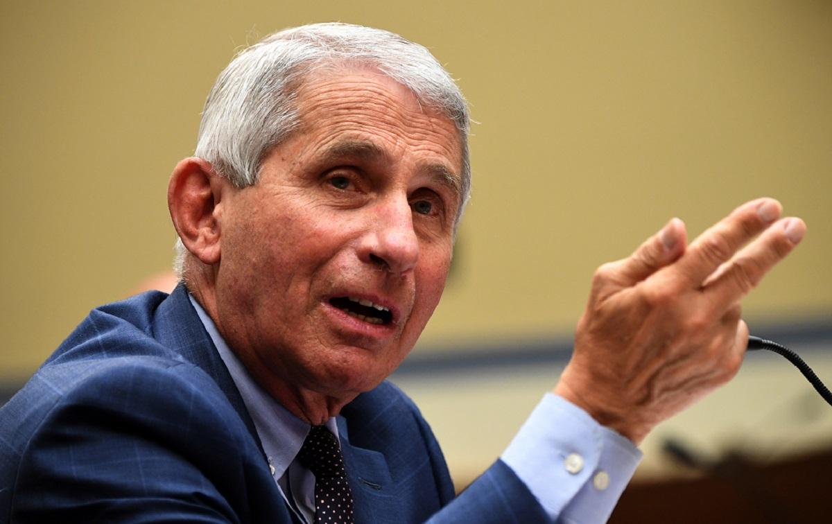 Anthony Fauci: simptomele covid apar și după 9 luni de la infectare