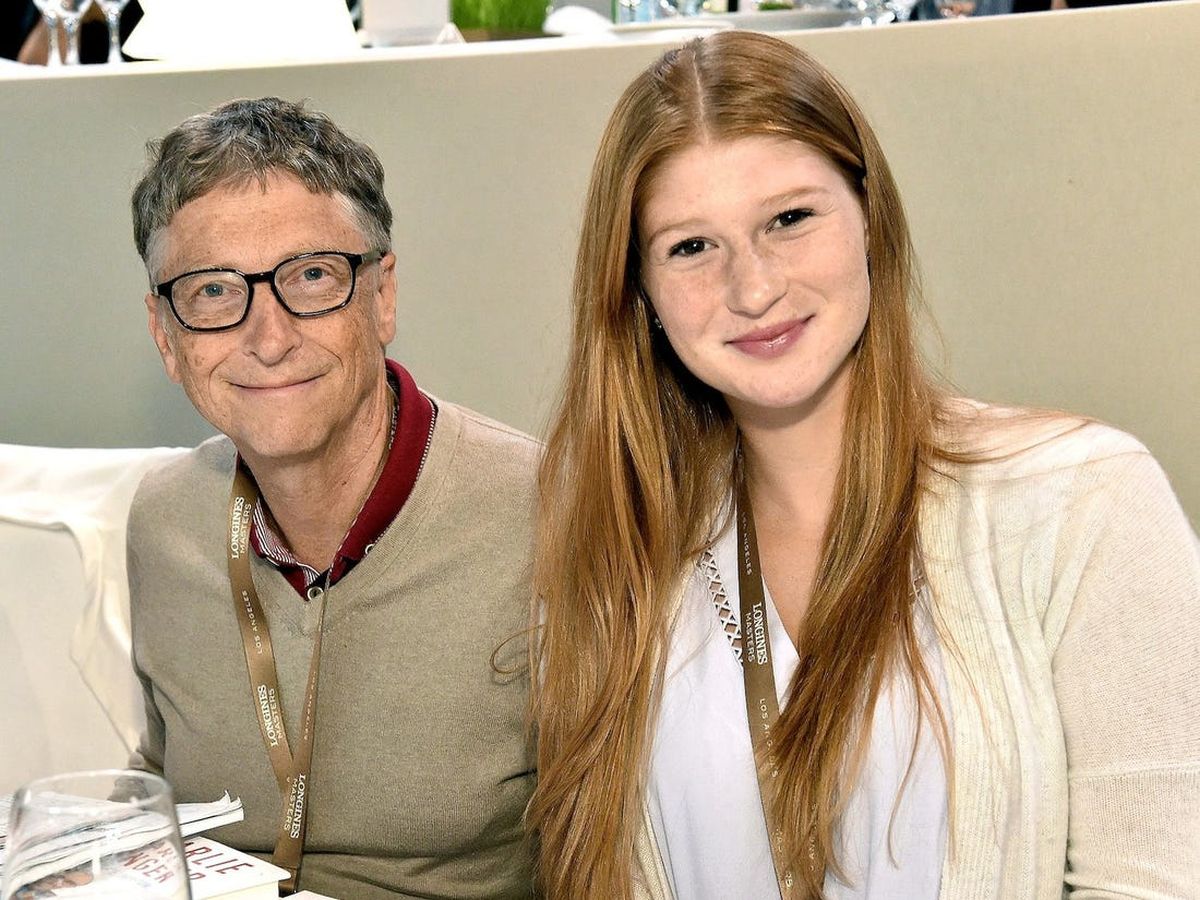Fiica lui Bill Gates pusă pe glume după vaccinare: „Din păcate, vaccinul NU mi-a implantat în creier geniul tatălui meu”