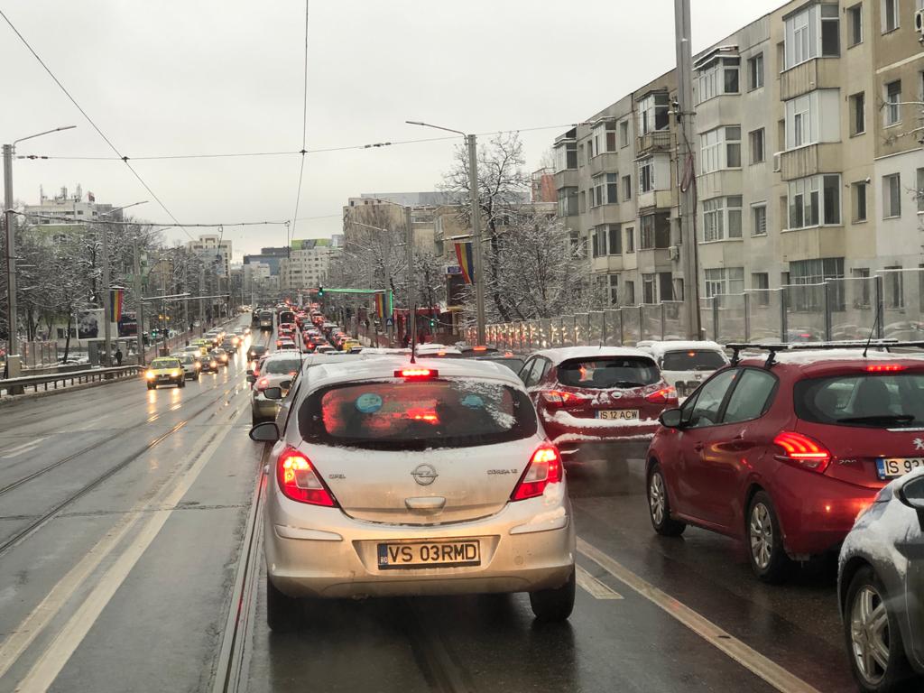 A început şcoala iar în municipiul Iași a reînceput haosul din trafic. Cozi uriaşe în mai multe zone ale oraşului