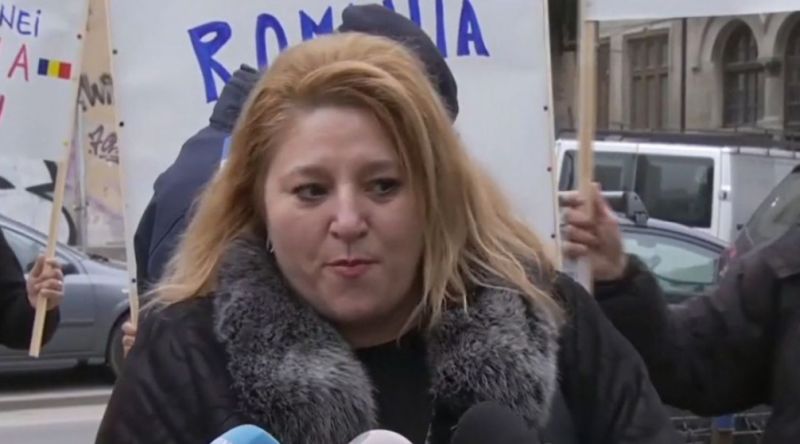 Diana Șoșoacă, la protestul de la Ministerul Justiției: „În curând, o să vi se ia și viața, dar tot în casă o să stați“ – LIVE VIDEO